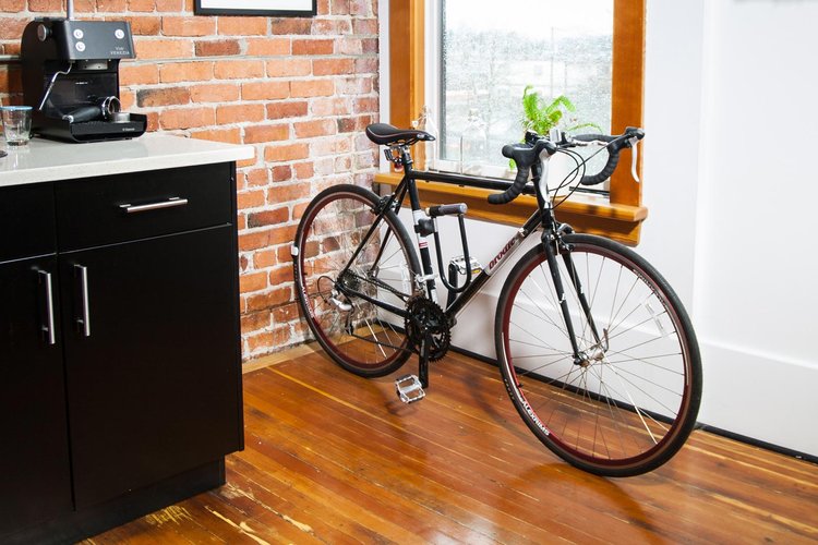 5 удобных вариантов хранения велосипеда