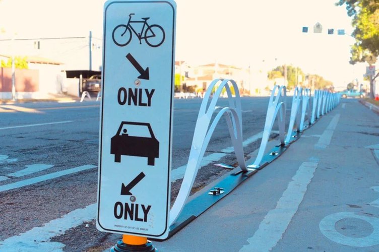 В Лос-Анджелесе тестируется трехмерная дорожная разметка для лучшей защиты велосипедистов