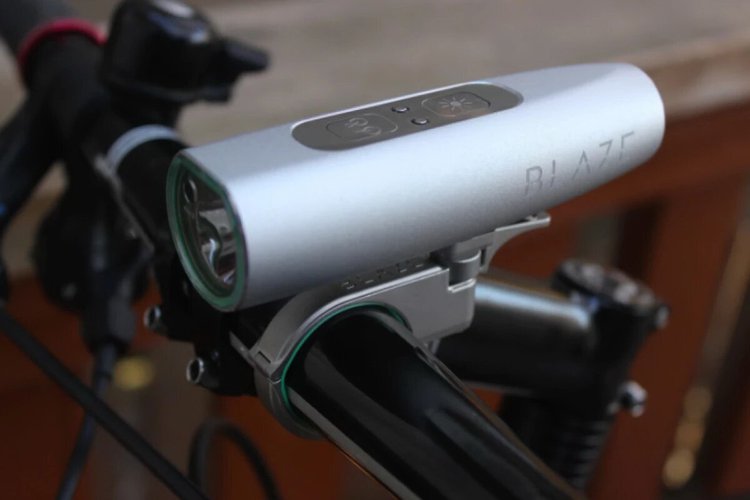 3 велосипедных фонаря с дополнительными функциями