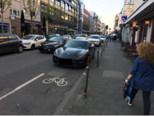 Приложение Wegeheld сообщит о водителях, блокирующих велосипедные дорожки