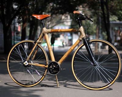 Бамбуковую раму для велосипеда можно получить посылкой и собрать своими руками