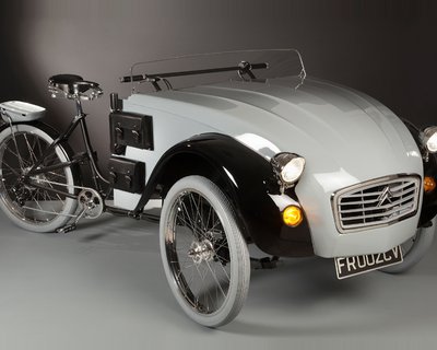 Трехколесный электровелосипед Citroen C2 Paris: гибрид классического автомобиля и велосипеда  