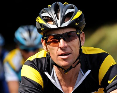 Лэнс Армстронг лишился ордена Почетного Легиона за употребление допинга