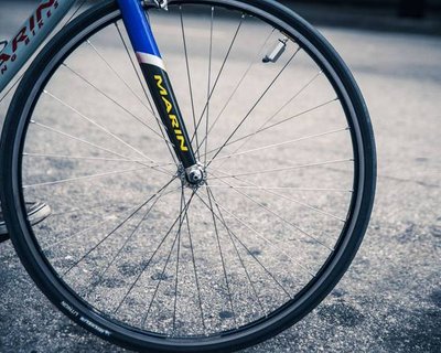 Датчик CycleAT сообщает о давлении в шинах в реальном времени