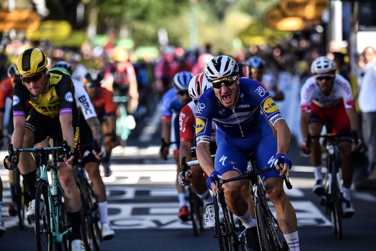 Элиа Вивиани одерживает свою первую победу в Тур де Франс на 4 этапе