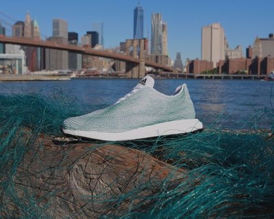 Новая линейка обуви Adidas будет содержать переработанный мусор из океана