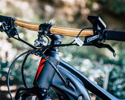 Gump — велоруль из бамбука, удобный для рук