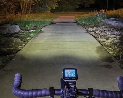 Велофары от Garmin автоматически регулируют яркость при изменении скорости движения 