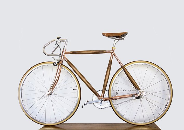 Велосипед Plybike от Dots изготовлен из дерева и металла 