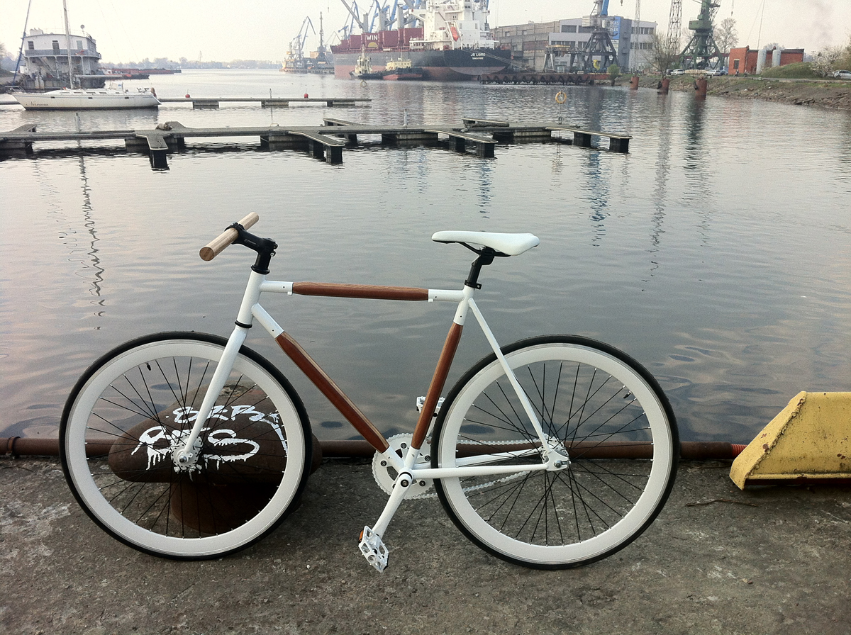 Фиксед Pro Art Bikes с деревянной рамой